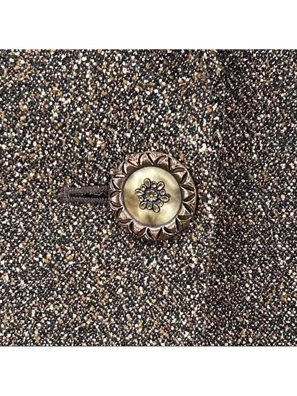 Newport News Vintage Brown Scalloped Rhinestone Button Blazer Size 8 - Picture 7 of 10